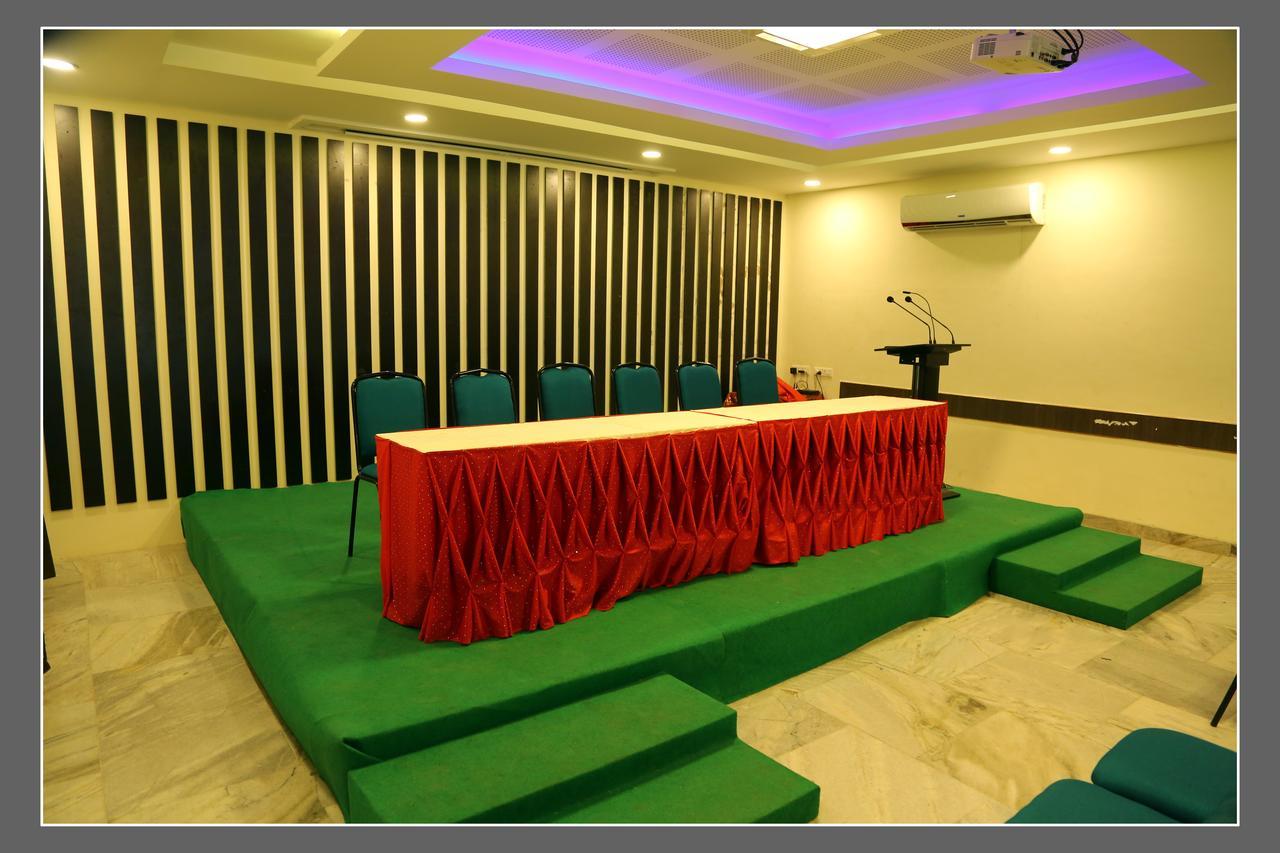 Senthil Residency Hotel Dindigul Room photo